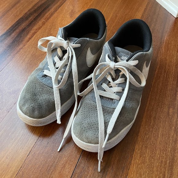 Nike SB Sz 6.5 Gray Suede Sneaker - Picture 3 of 9